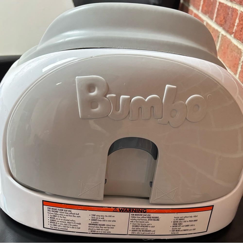 Bumbo Kids Booster Seat in Gray
